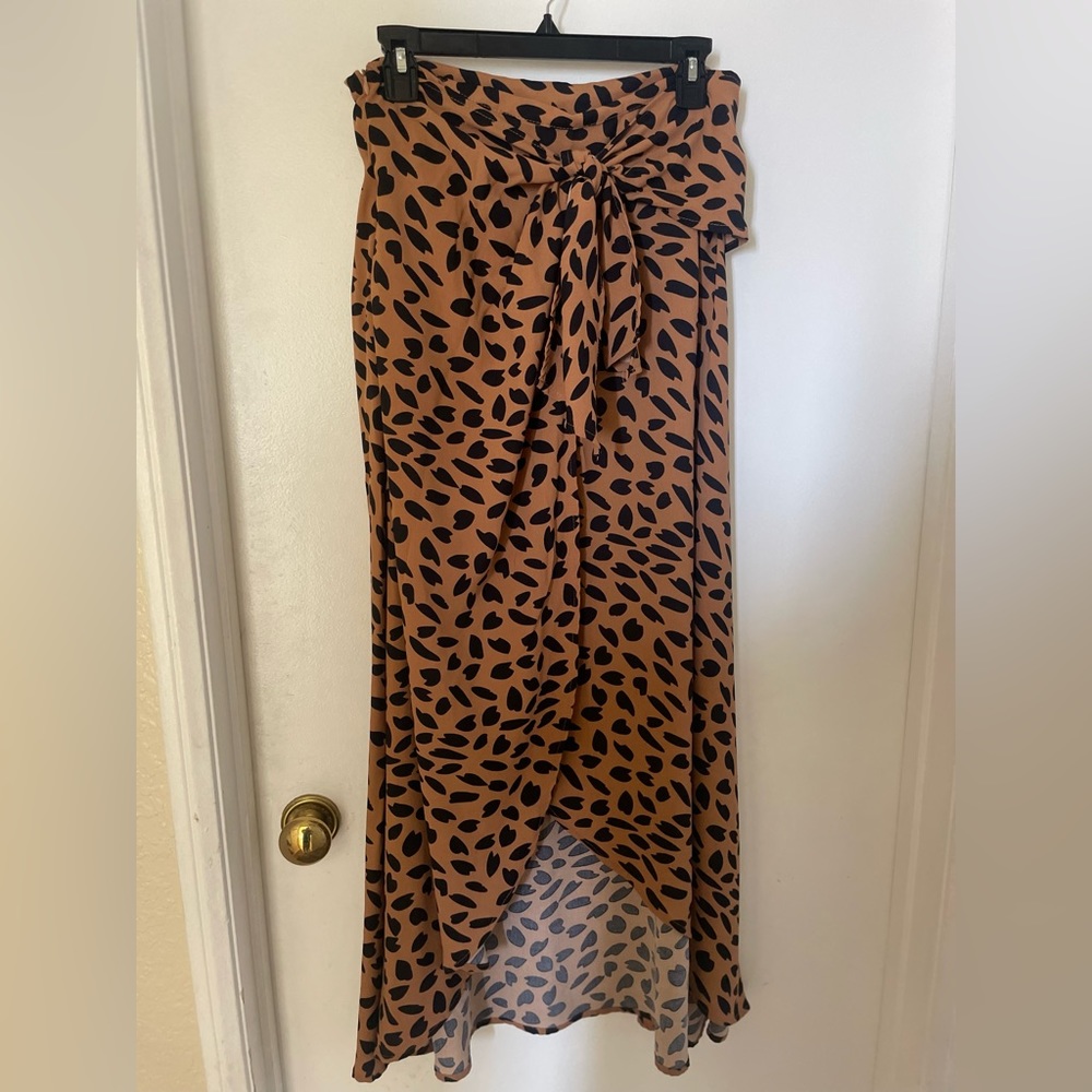 Animal print long skirt size L